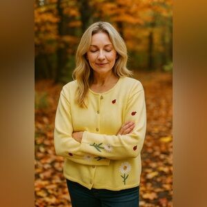 Tia Vintage Yellow Floral Lady Bug Patch Button Cardigan Rhinestone Buttons 2X